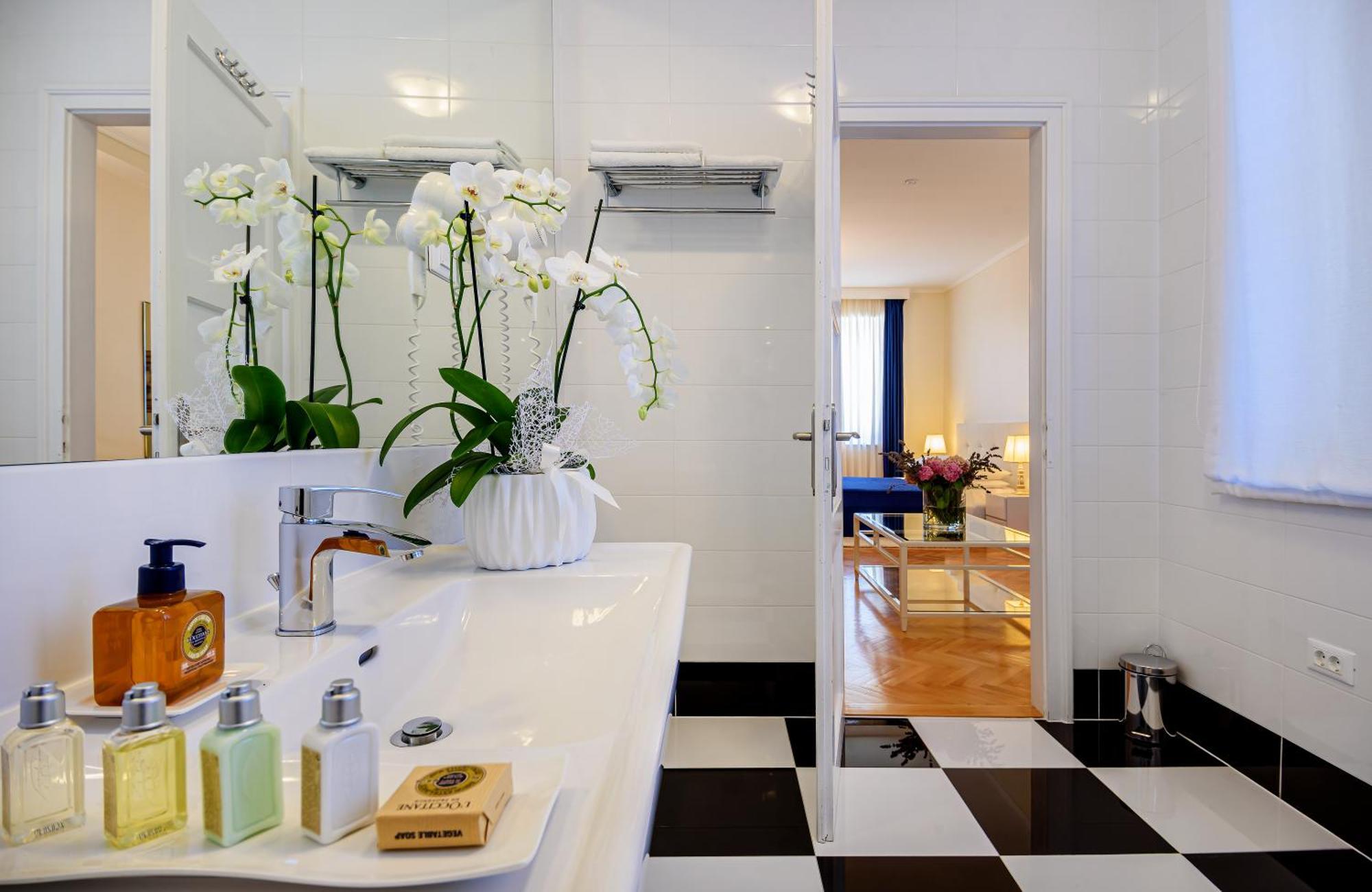 Bed & Breakfast Palace Schoen Milesi 4*