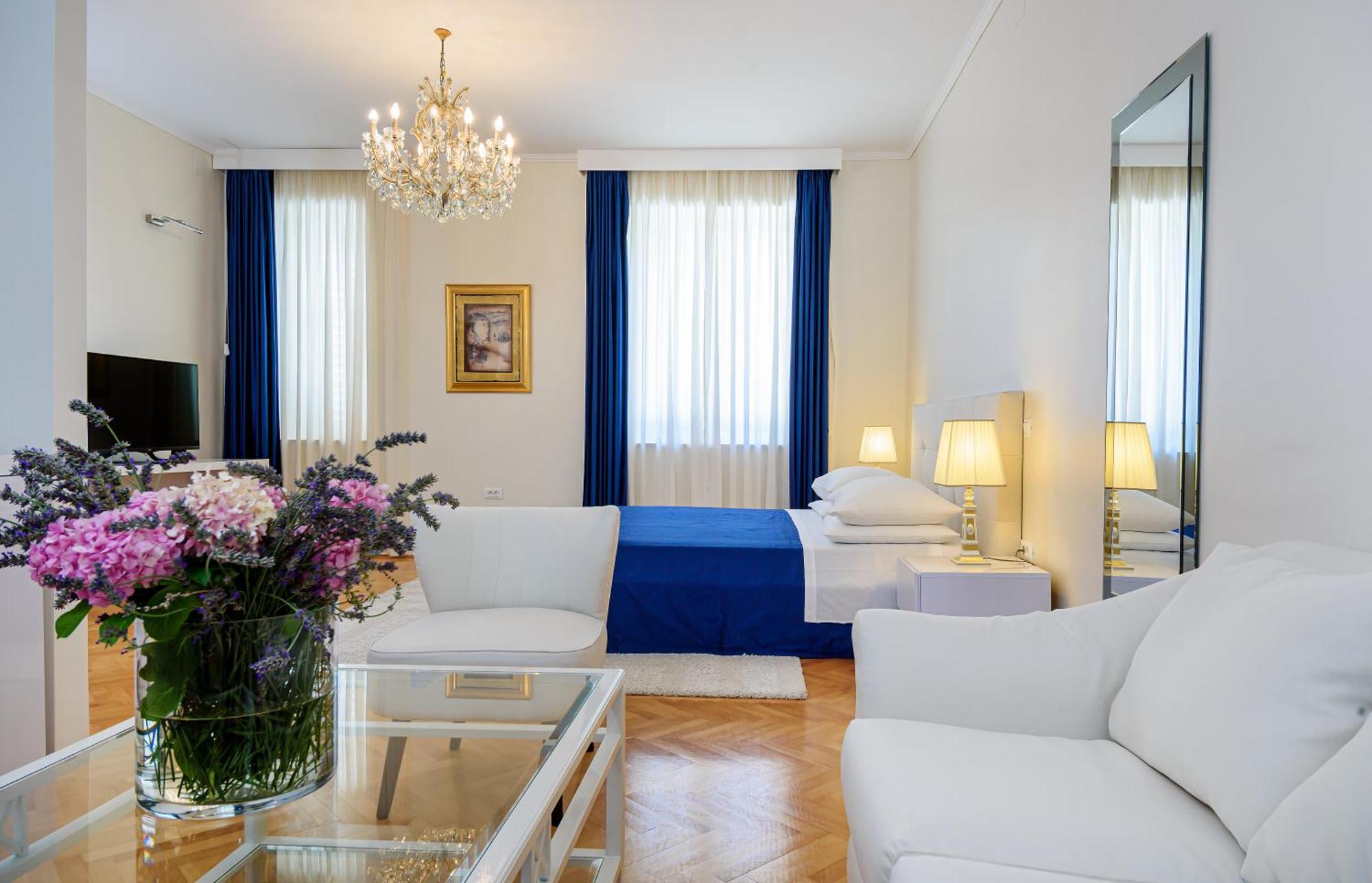 Palace Schön Milesi Frühstückspension 4*